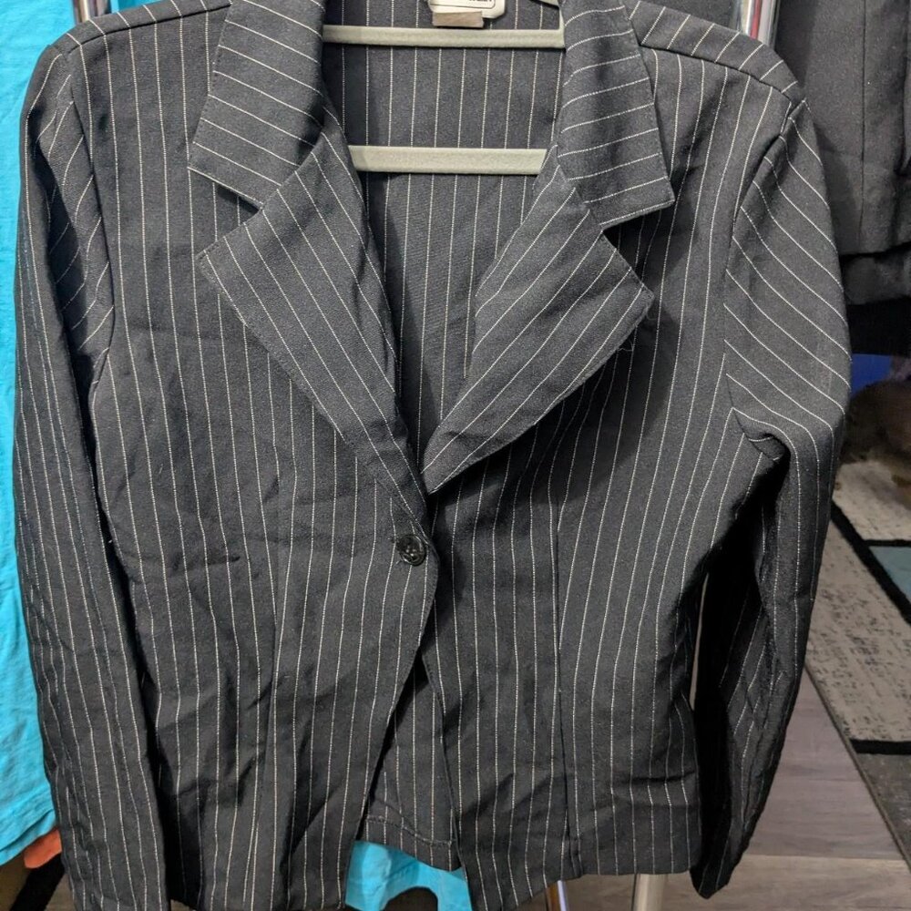 Cleveland Street Black Pinstripe Blazer Size M